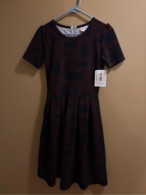 😍LuLaRoe Amelia Mini Fit-and-Flare Dress in Navy and Burgundy